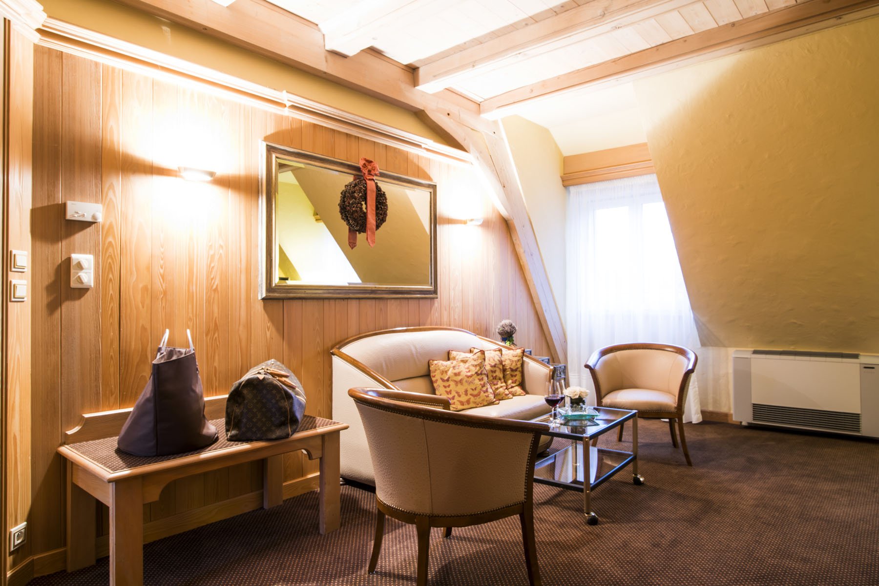 Hostellerie des Châteaux Hotel Spa Ottrott Suite Famille coin salon